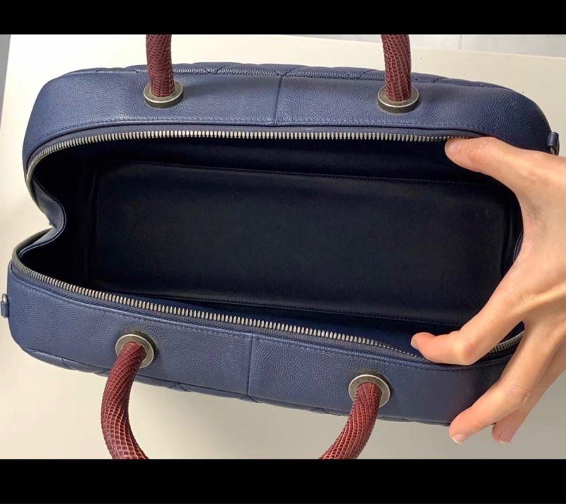 香奈兒chanel牛皮保齡球，午夜藍手提斜挎包，蜥蜴手柄23開-5