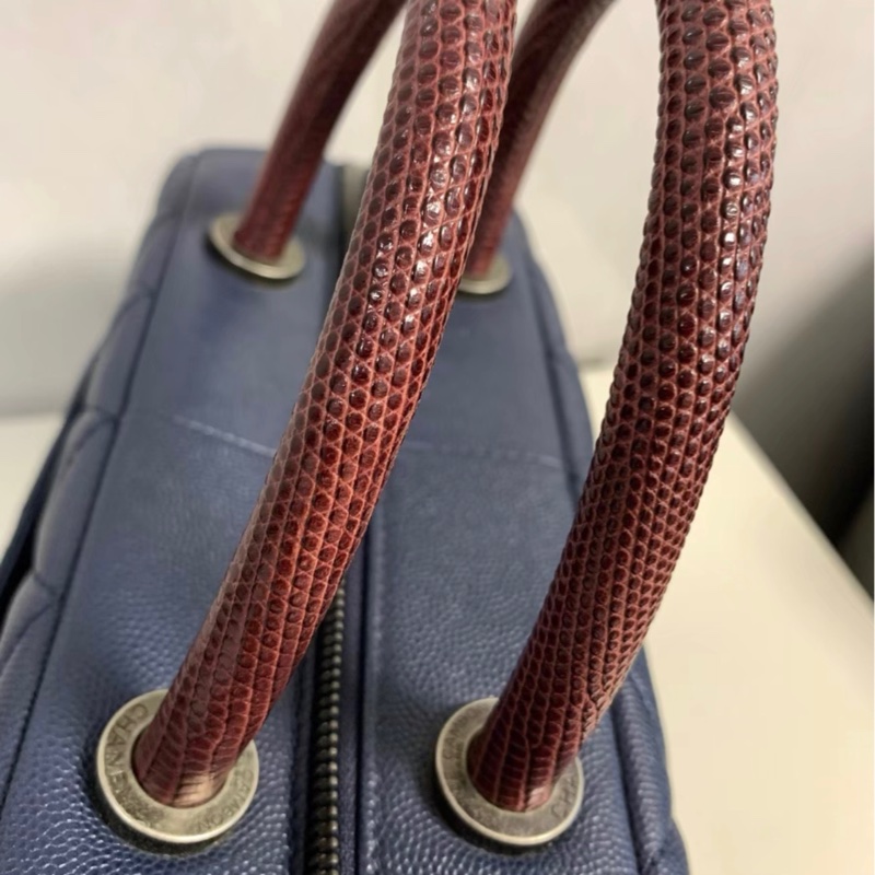 香奈兒chanel牛皮保齡球，午夜藍手提斜挎包，蜥蜴手柄23開-8