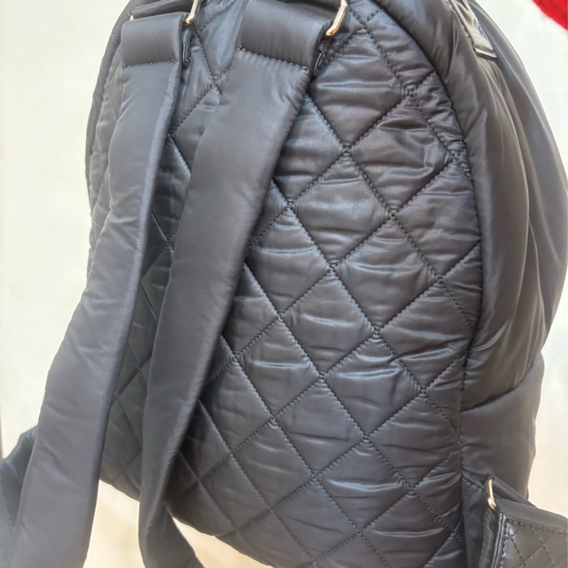 香奈兒 chanel 黑色空氣後背包-4