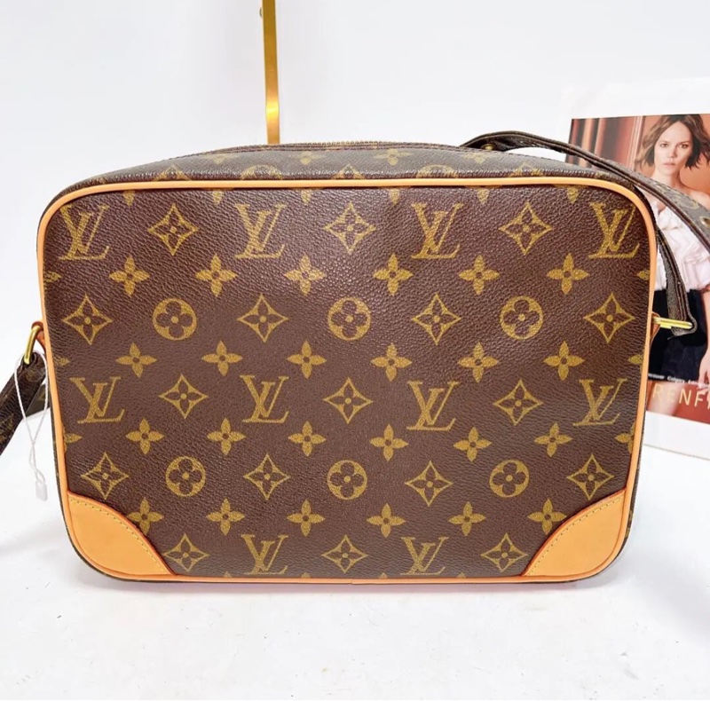 【90%✨全網最低價✨男士適用】LV Archive 老花雙層斜挎包橫版相機｜郵差包-1