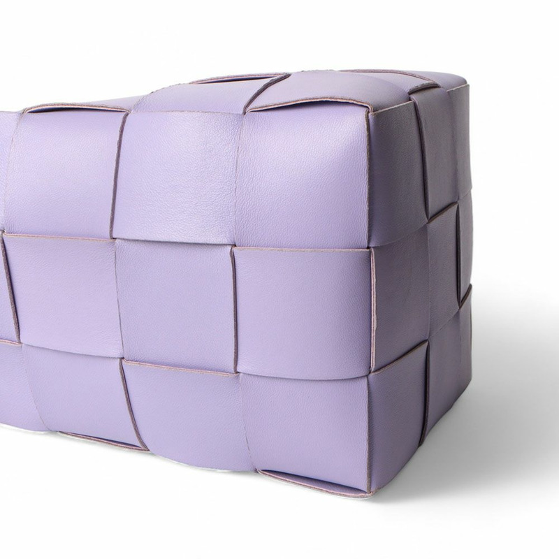 【包稅】BOTTEGA VENETA 小型卡帶桶包 680218 /-4