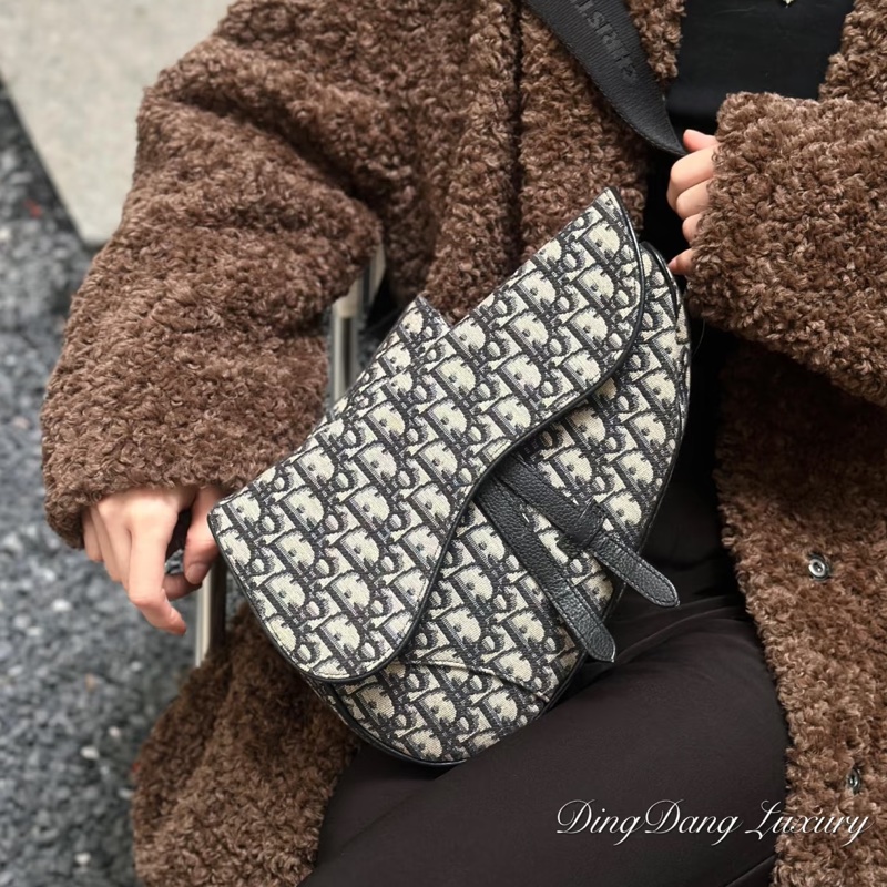 #24年閒置品 #全網最甜💰 Dior刺繡滿版馬鞍斜挎包 芯片款-0