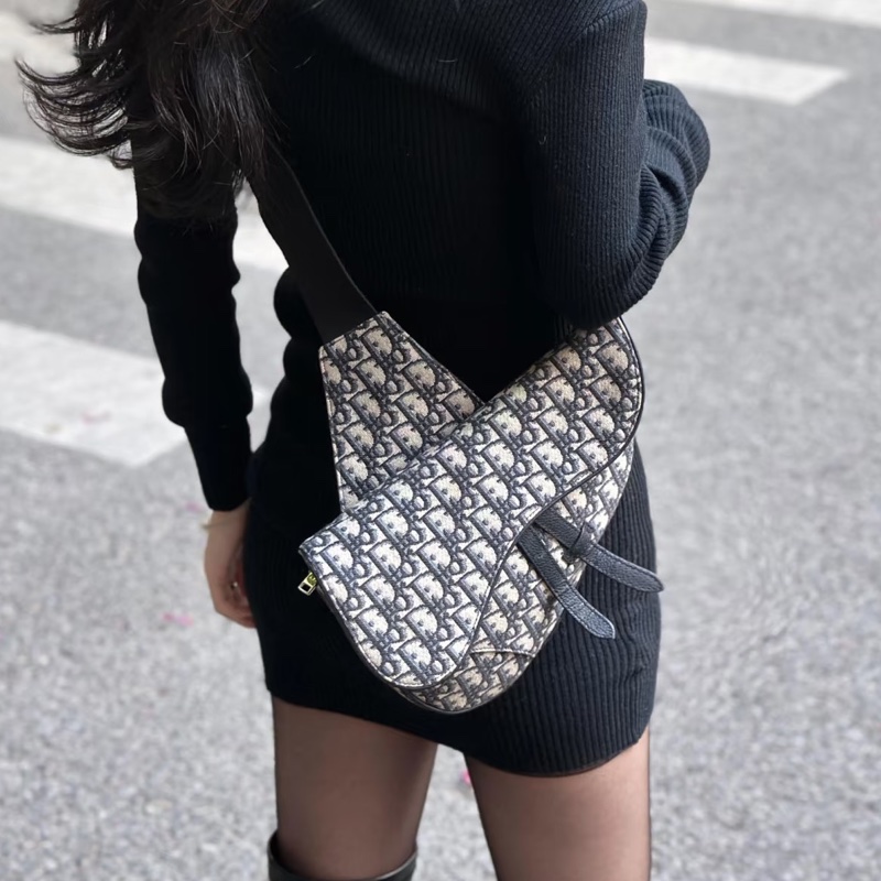 #24年閒置品 #全網最甜💰 Dior刺繡滿版馬鞍斜挎包 芯片款-2