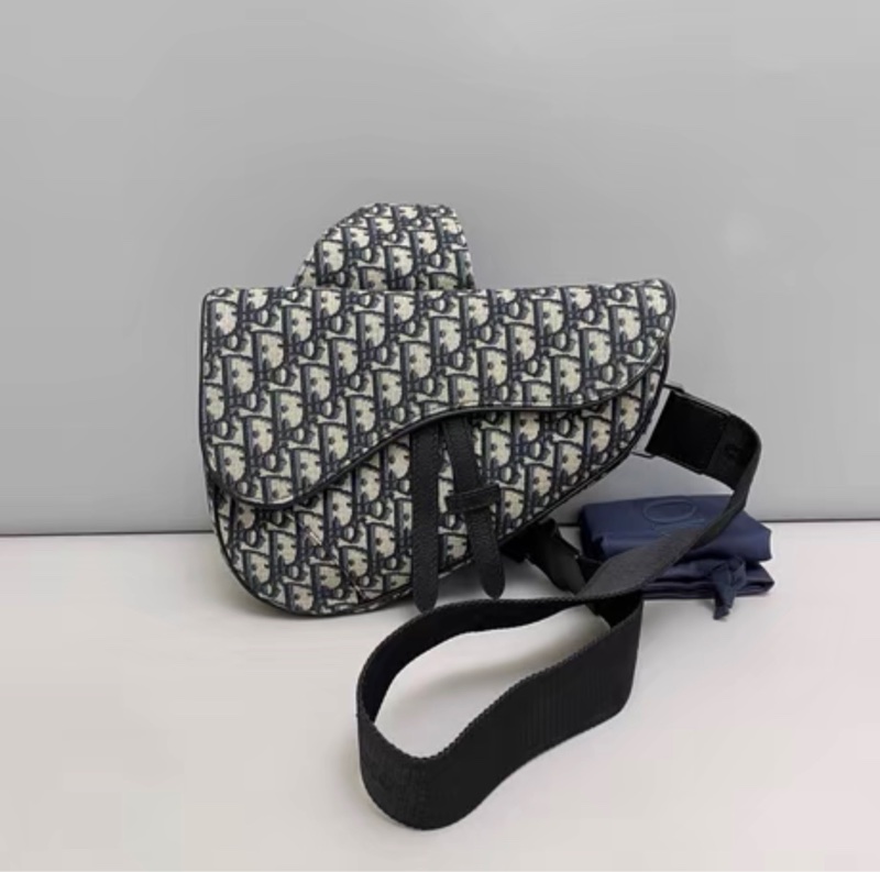 #24年閒置品 #全網最甜💰 Dior刺繡滿版馬鞍斜挎包 芯片款-4