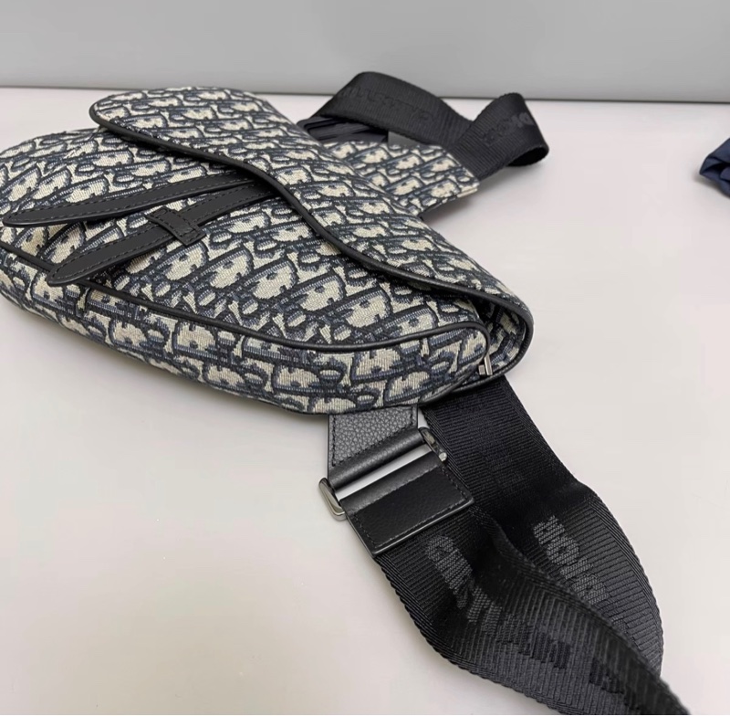 #24年閒置品 #全網最甜💰 Dior刺繡滿版馬鞍斜挎包 芯片款-8