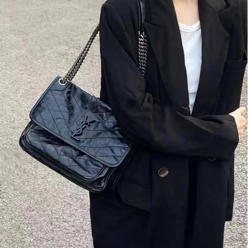 🩶聖羅蘭Niki YSL 黑色黑釦揉製牛皮復古銀鍊NIKI中號6331580-0