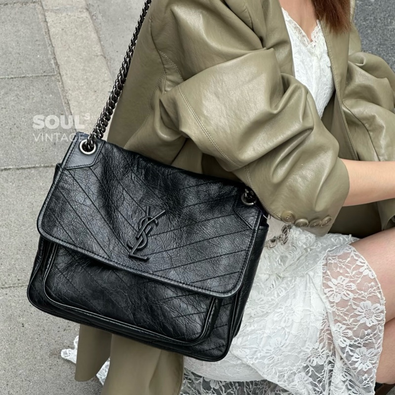 🩶聖羅蘭Niki YSL 黑色黑釦揉製牛皮復古銀鍊NIKI中號6331580-4