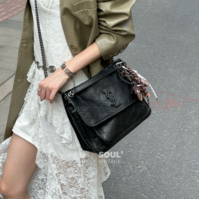🩶聖羅蘭Niki YSL 黑色黑釦揉製牛皮復古銀鍊NIKI中號6331580-6