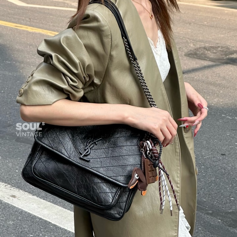 🩶聖羅蘭Niki YSL 黑色黑釦揉製牛皮復古銀鍊NIKI中號6331580-7