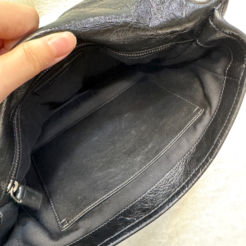 🩶聖羅蘭Niki YSL 黑色黑釦揉製牛皮復古銀鍊NIKI中號6331580-28