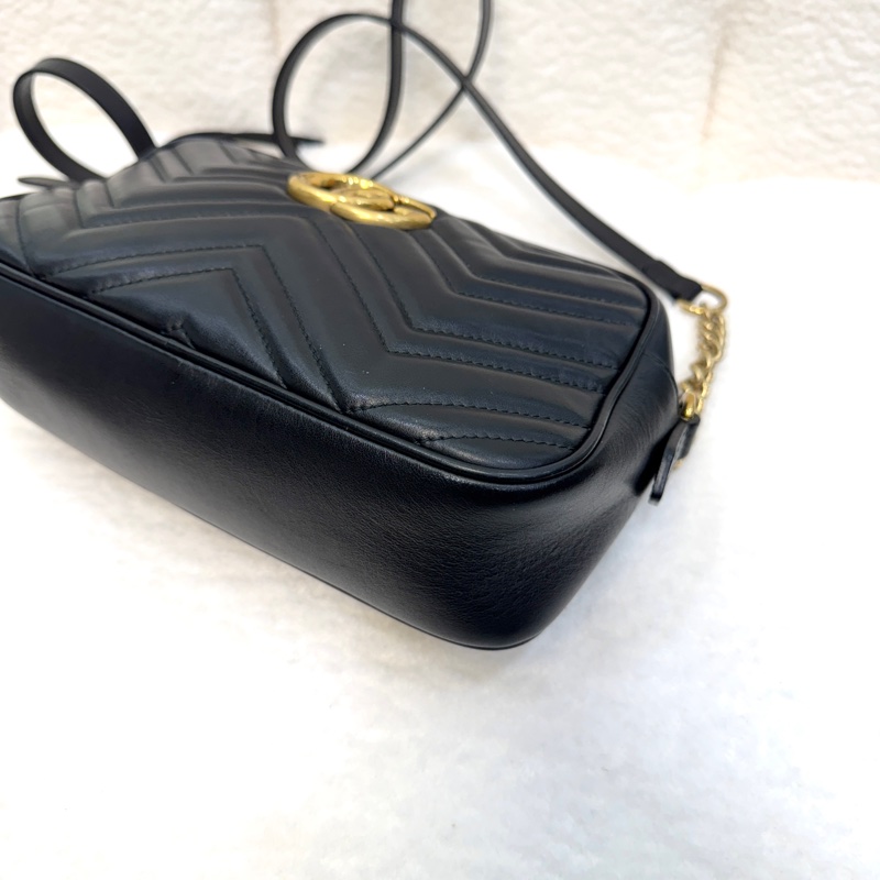 古馳marmot GUCCI黑金牛皮馬夢鏈條相機包24CM 447632-10