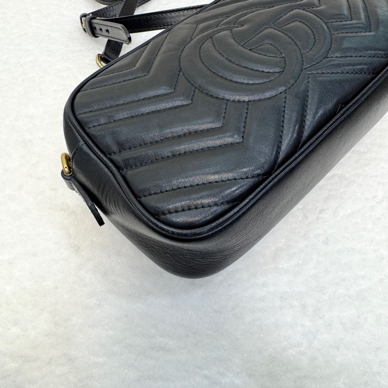 古馳marmot GUCCI黑金牛皮馬夢鏈條相機包24CM 447632-13