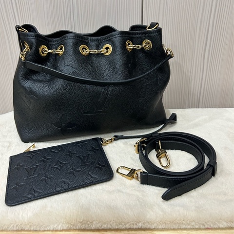#近新 晶片款 Louis Vuitton Empreinte Monogram Giant LV Bundle黑色手提包 壓紋皮革
