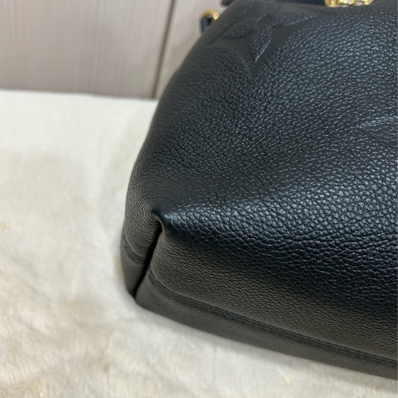 #近新 晶片款 Louis Vuitton Empreinte Monogram Giant LV Bundle黑色手提包 壓紋皮革-14