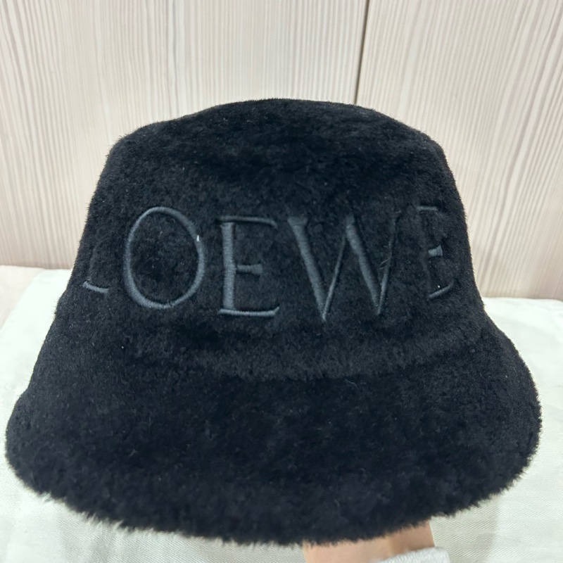 #全新 Loewe 刺繡品牌logo羊毛皮漁夫帽 羊皮皮草漁夫帽 尺碼57、59-9