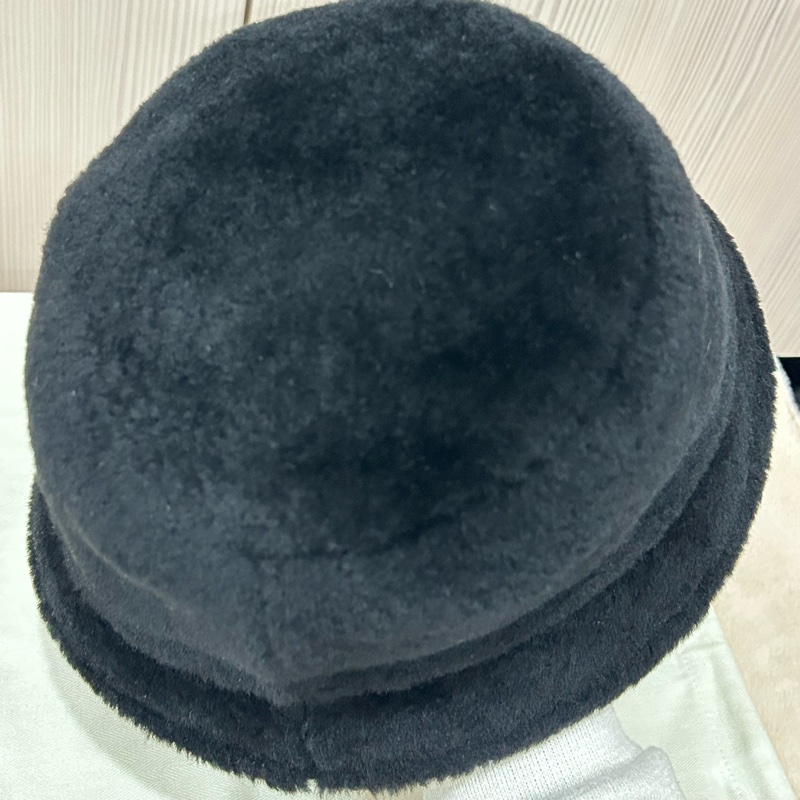 #全新 Loewe 刺繡品牌logo羊毛皮漁夫帽 羊皮皮草漁夫帽 尺碼57、59-18