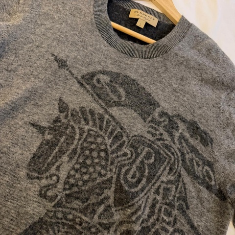 Burberry灰色戰馬喀什米爾長袖上衣/L