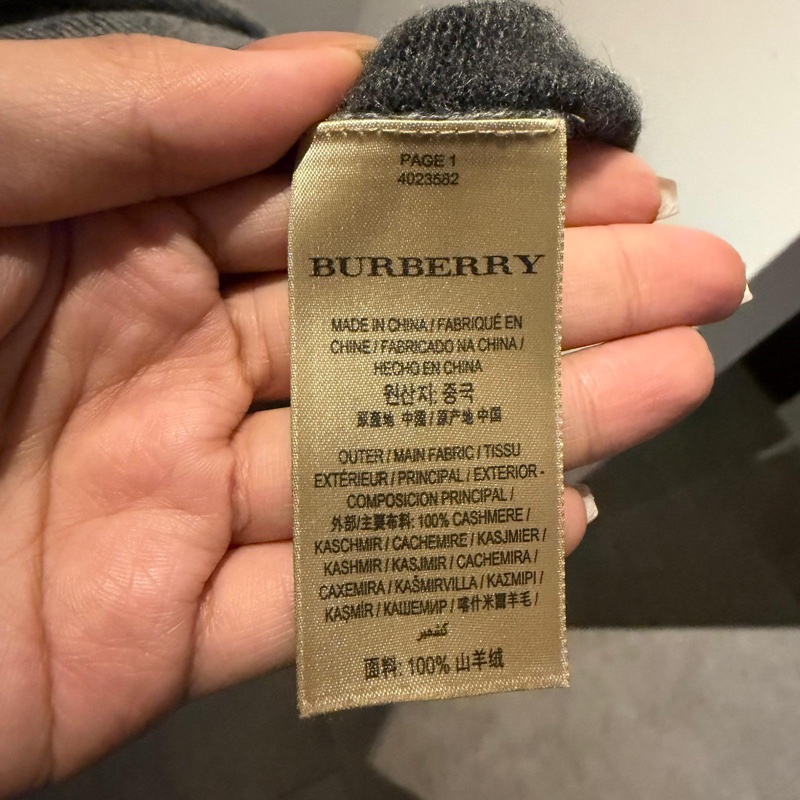 Burberry灰色戰馬喀什米爾長袖上衣/L-21
