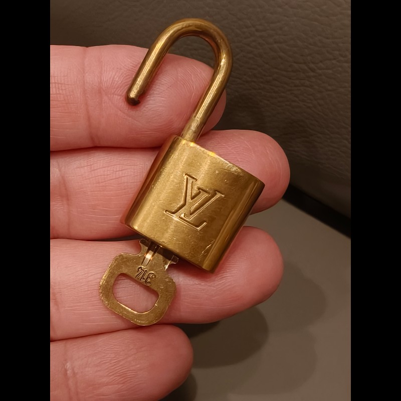 日本帶回中古vintage 絕版LV鑰匙扣，編號314-2