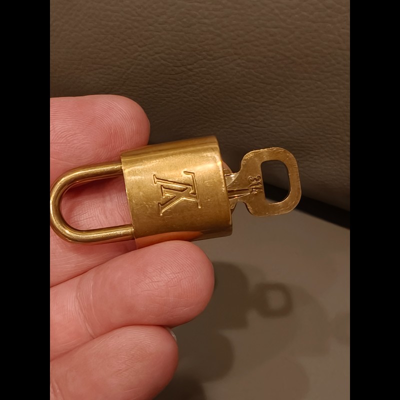 日本帶回中古vintage 絕版LV鑰匙扣，編號314-6