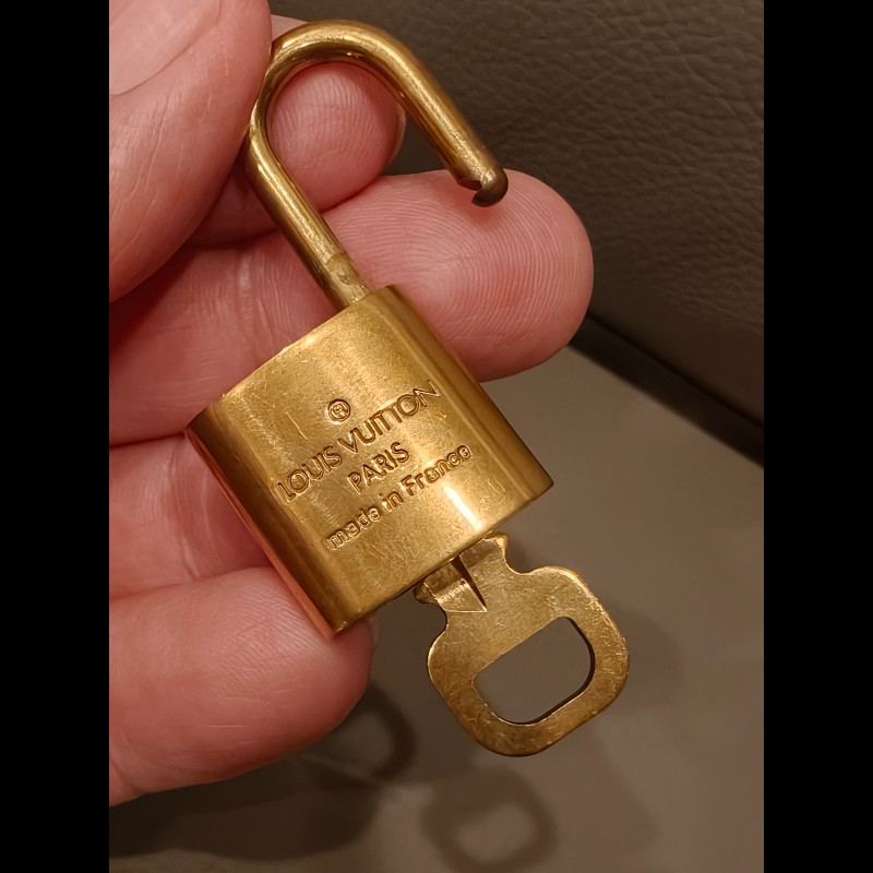 日本帶回中古vintage 絕版LV鑰匙扣，編號314-7