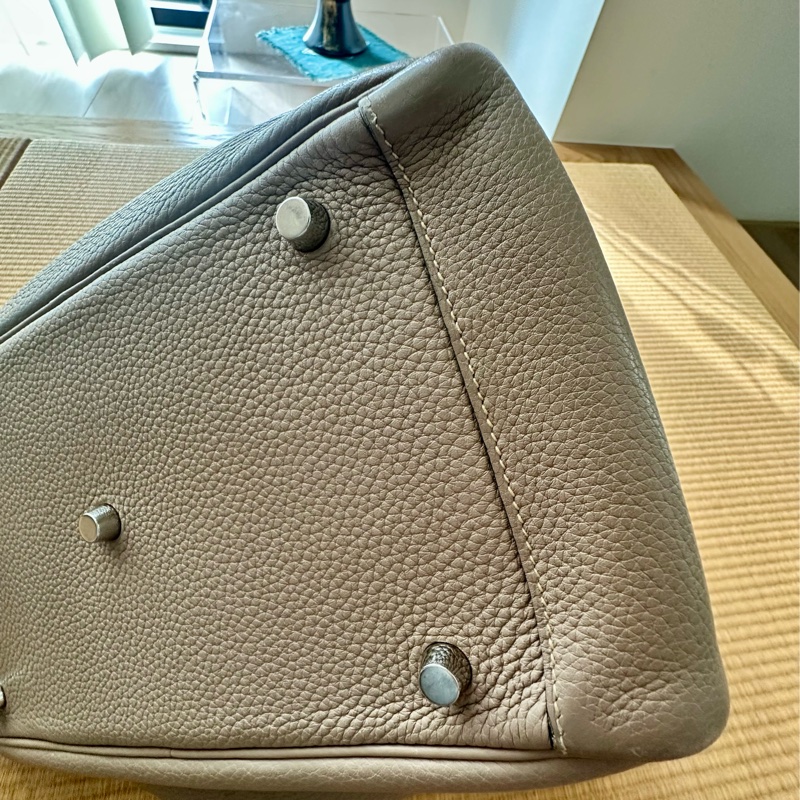 愛🐎人必備款/Hermès Lindy 30大象灰經典包（我30才叫Lindy好嗎😡!沒垂墜感沒三角粽子型的算什麼啦）-9