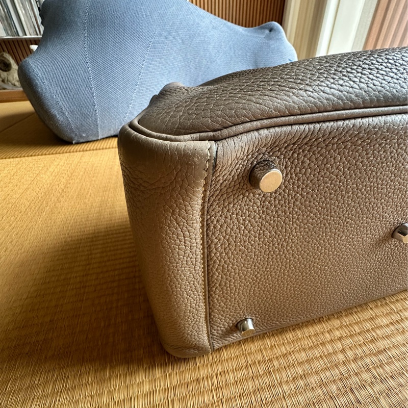 愛🐎人必備款/Hermès Lindy 30大象灰經典包（我30才叫Lindy好嗎😡!沒垂墜感沒三角粽子型的算什麼啦）-11