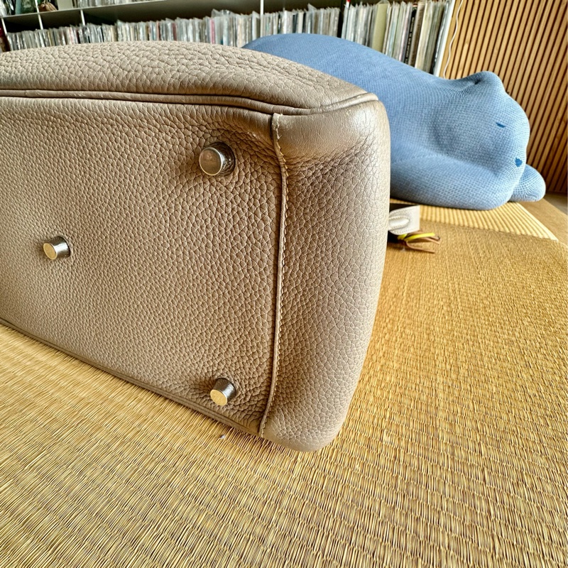 愛🐎人必備款/Hermès Lindy 30大象灰經典包（我30才叫Lindy好嗎😡!沒垂墜感沒三角粽子型的算什麼啦）-12