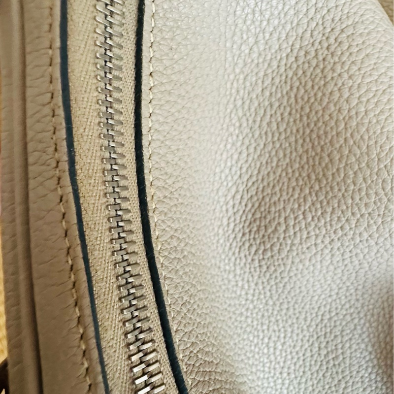 愛🐎人必備款/Hermès Lindy 30大象灰經典包（我30才叫Lindy好嗎😡!沒垂墜感沒三角粽子型的算什麼啦）-15