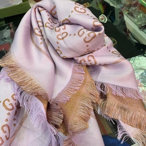 Gucci pink scarf ( Double face 雙面 )