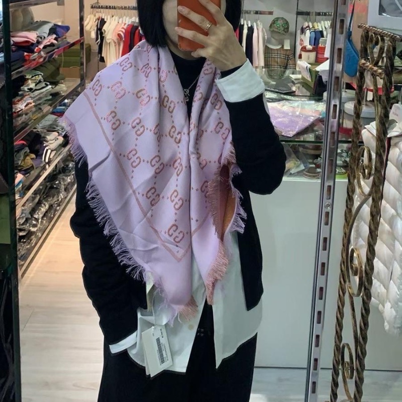Gucci pink scarf ( Double face 雙面 )-1