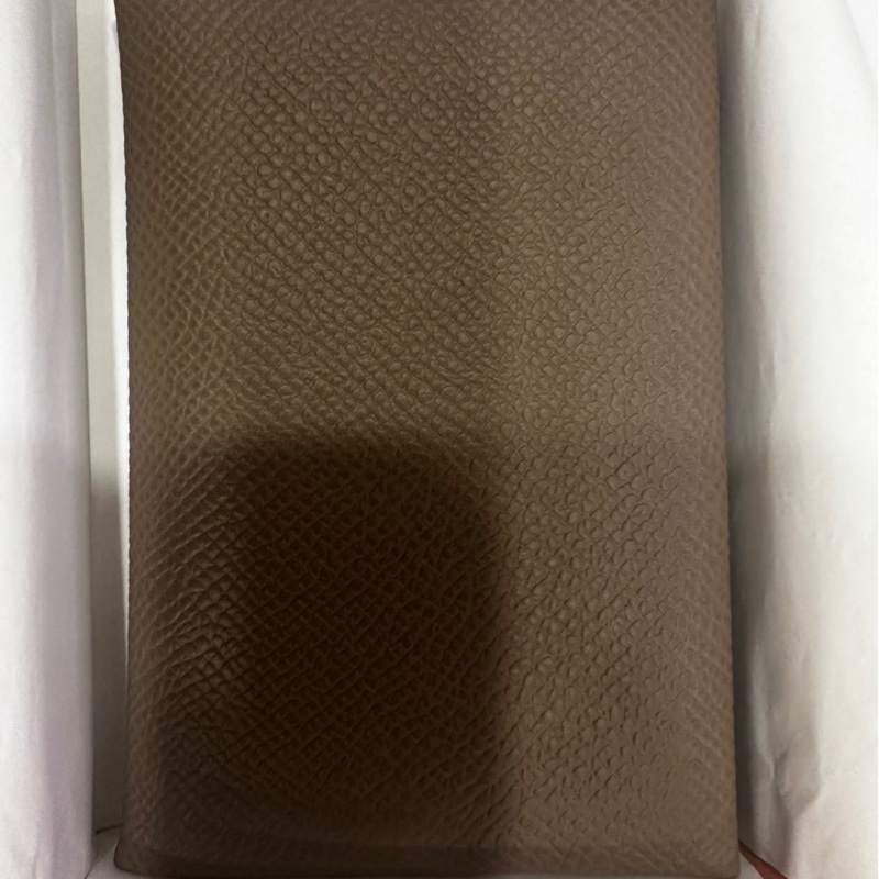 Hermes 愛馬仕 Calvi 卡包/卡片夾(大象灰 Etoupe x 牛皮 Epsom)全新 2025.12月購入-3