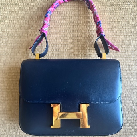 ❤️送Twilly❤️愛🐎人心中Hermes包款裏的太祖母—深藍金扣box 超值Hermès  Constance （vintage）❤️