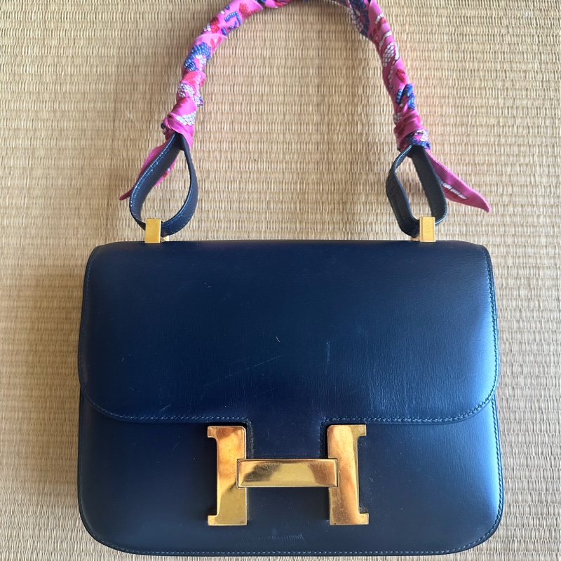 ❤️送Twilly❤️愛🐎人心中Hermes包款裏的太祖母—深藍金扣box 超值Hermès Constance (vintage)❤️-0