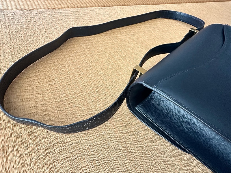 ❤️送Twilly❤️愛🐎人心中Hermes包款裏的太祖母—深藍金扣box 超值Hermès Constance (vintage)❤️-15