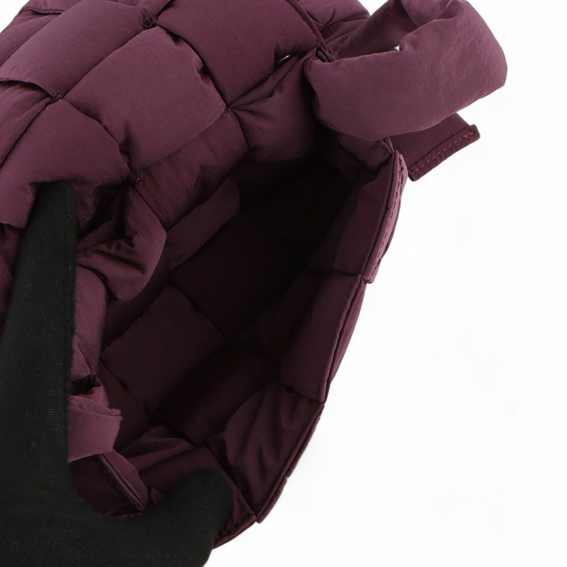 【包稅】BOTTEGA VENETA 帶襯墊的科技迷你卡帶腰包 679763-6