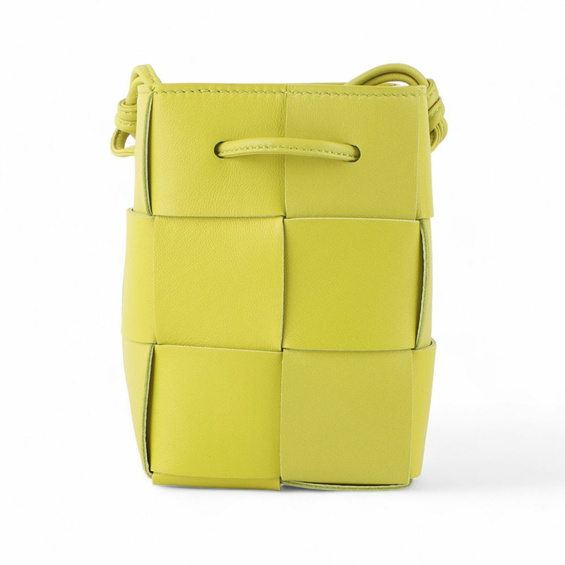 【包稅】BOTTEGA VENETA 迷你卡帶水桶斜背包 /32770-2-0