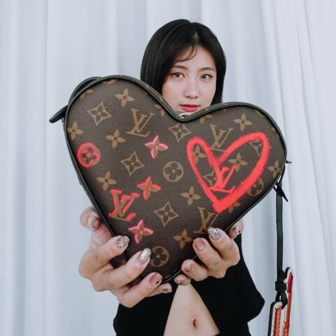 Louis Vuitton Sac Coeur 愛心字樣帆布斜背包(M45890-咖)