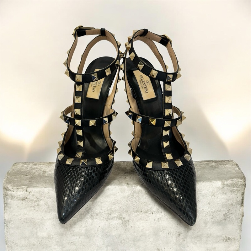 Valentino Rockstud  glossy Ayers Black Snakeskin Heels Size 37.5-0
