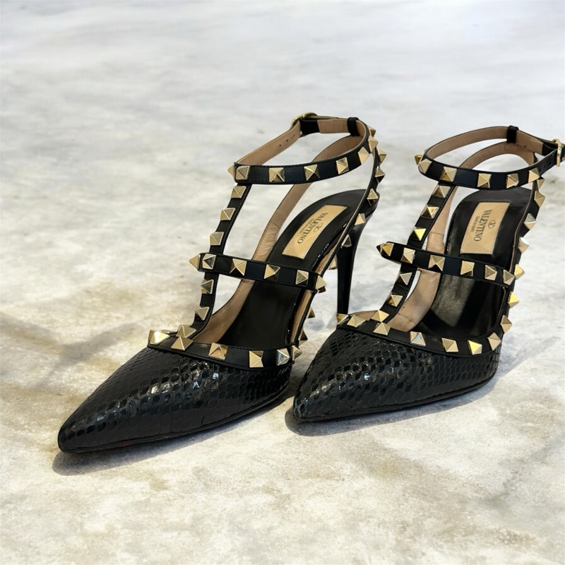 Valentino Rockstud  glossy Ayers Black Snakeskin Heels Size 37.5-1