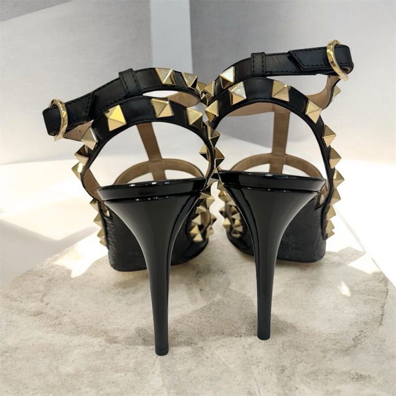 Valentino Rockstud  glossy Ayers Black Snakeskin Heels Size 37.5-3