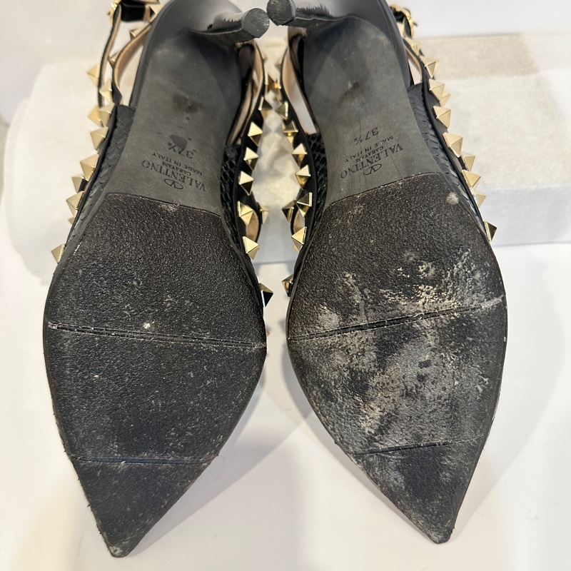 Valentino Rockstud  glossy Ayers Black Snakeskin Heels Size 37.5-4