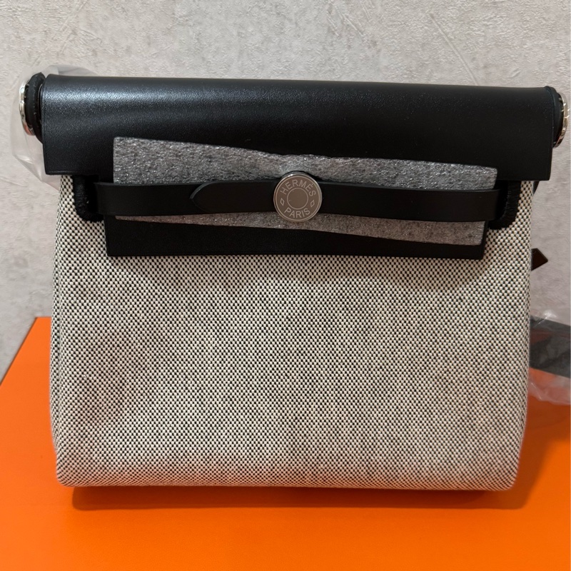 愛馬仕 Hermès mini herbag 20 熊貓黑銀 斜背包-6