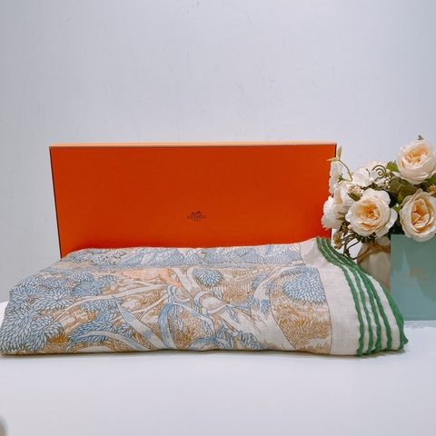 TW4636 HERMES 愛馬仕動物圖案加森林方形披肩SHAWL SCARF RETOUR A LA NATURE FLORAL CASHMERE SILK WOMAN AUTH 140CM