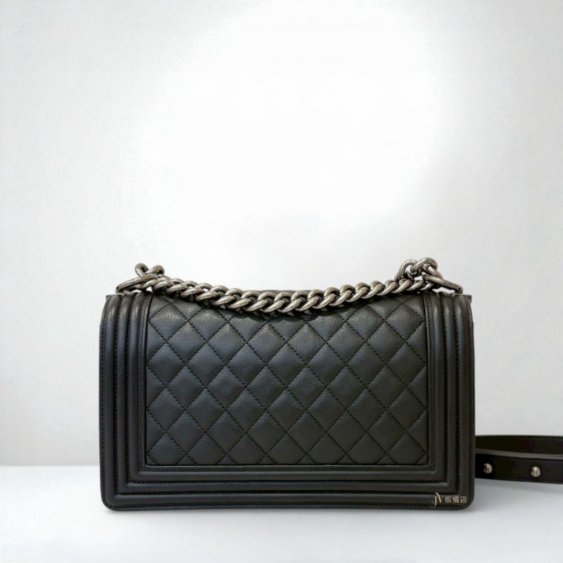 CHANEL 包包 BOY 25 黑色菱格牛皮銀釦口蓋包 A67086-1