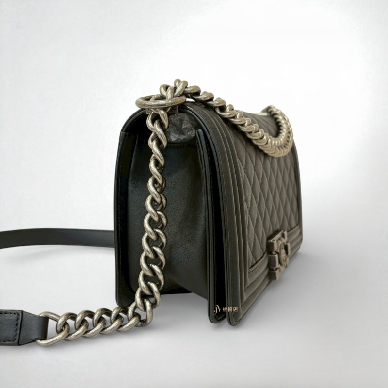 CHANEL 包包 BOY 25 黑色菱格牛皮銀釦口蓋包 A67086-3