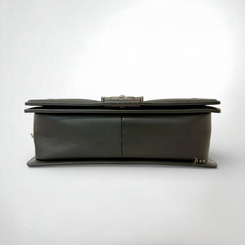 CHANEL 包包 BOY 25 黑色菱格牛皮銀釦口蓋包 A67086-4