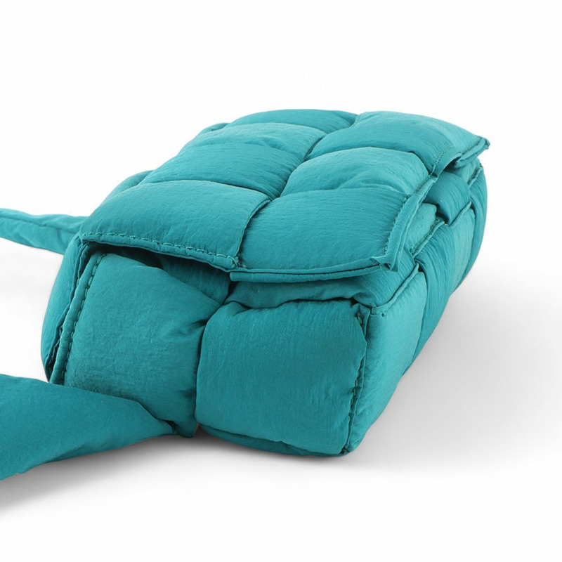 【包稅】BOTTEGA VENETA 帶襯墊的科技迷你卡帶腰包 679763 /32770--4