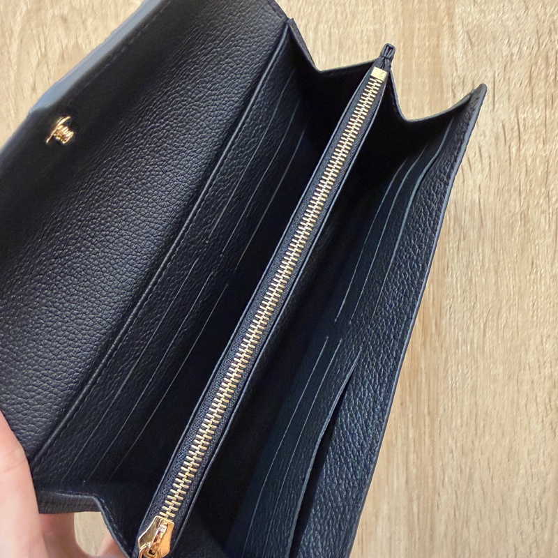 LV 黑牛皮壓紋Sarah長夾M82257-10