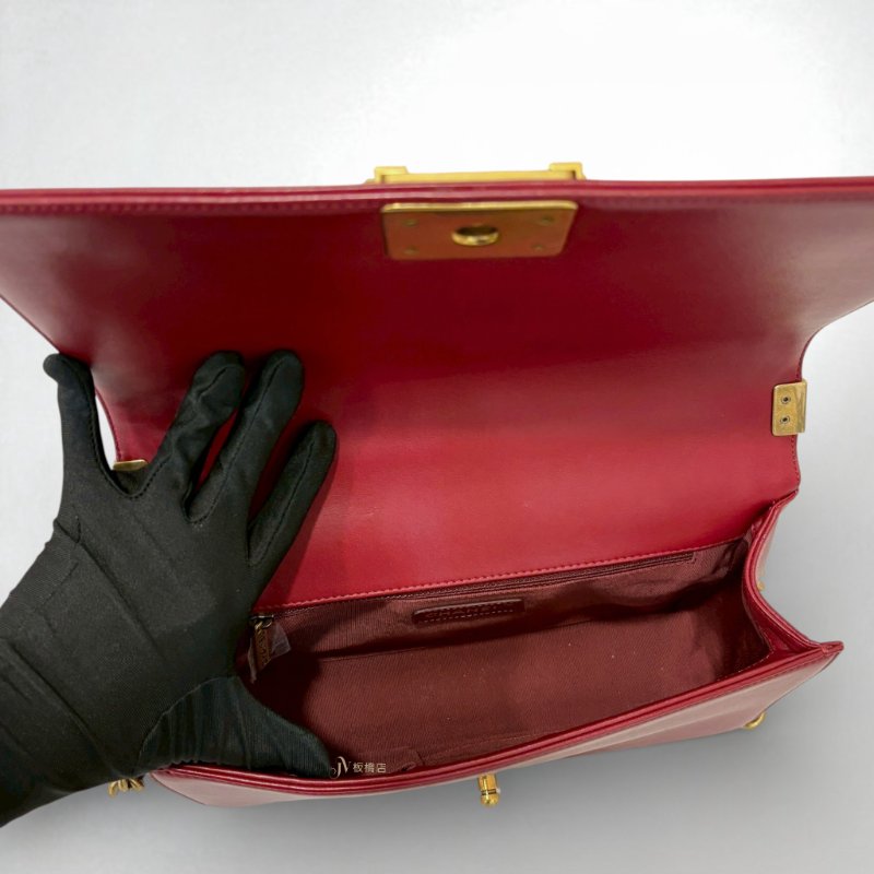 Chanel棗紅金釦羊皮菱格boy28/A92193-5